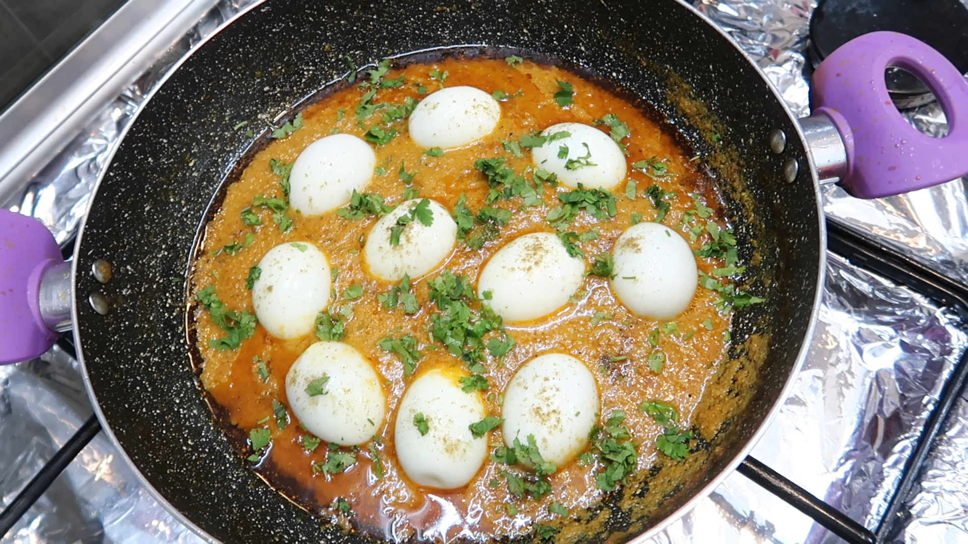 Egg Curry (Anda Salan) – Naush Kitchen Routine