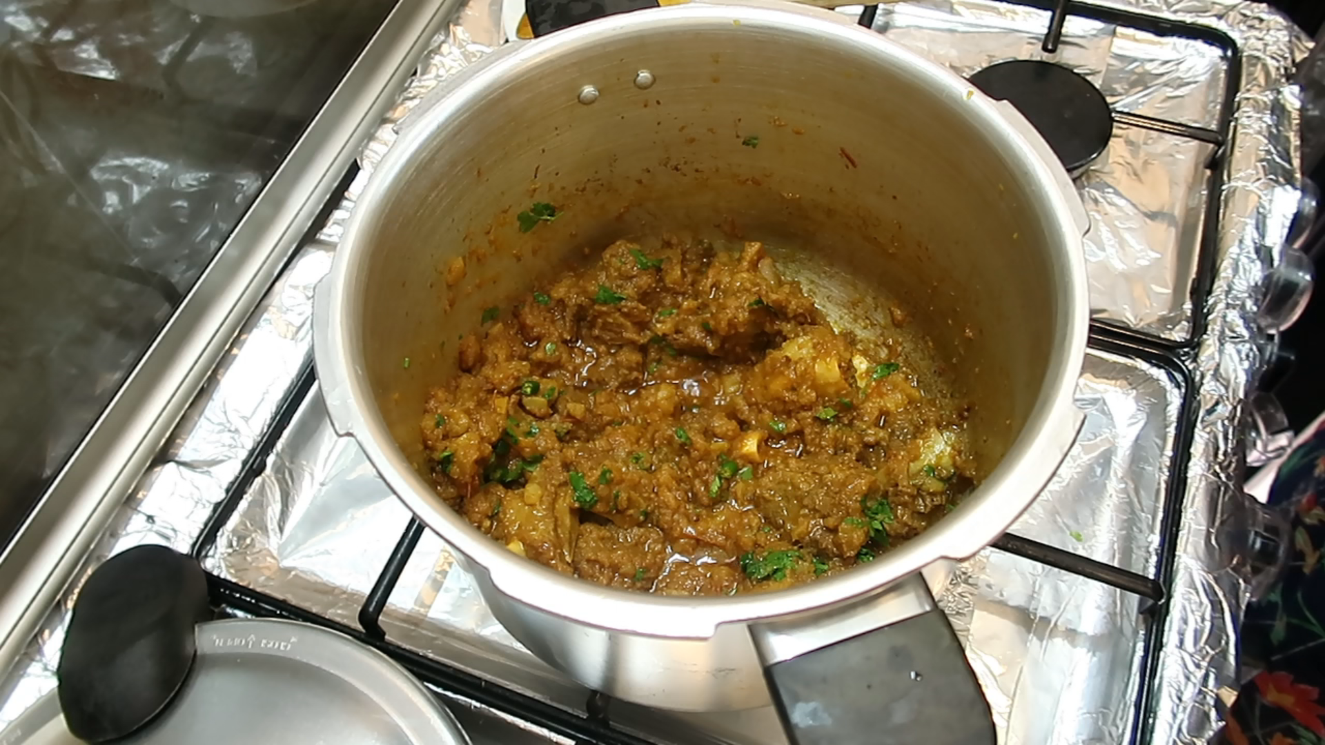 Shaljam Gosht (Turnip and Mutton Curry)