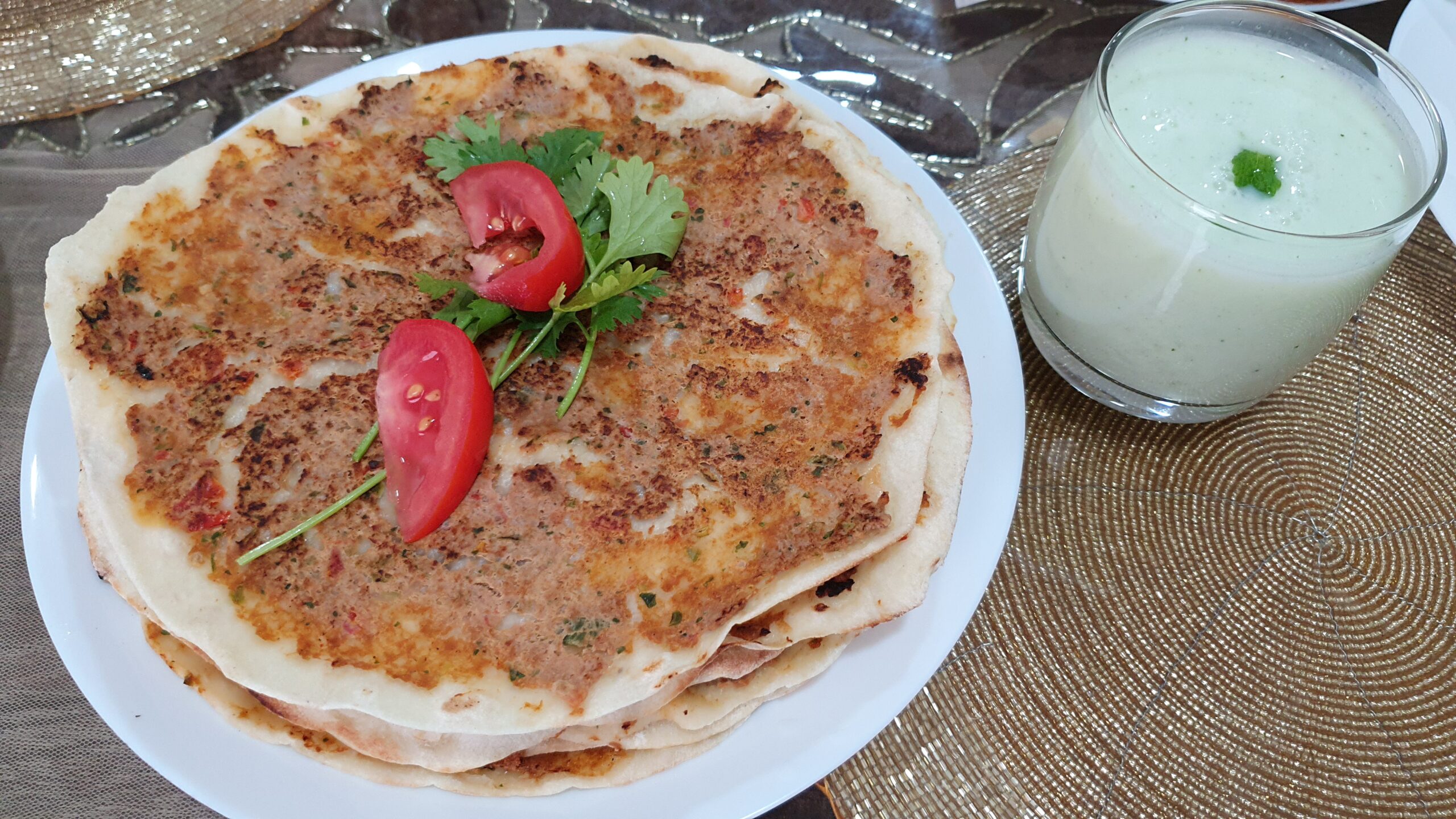 Turkish Lahmachun (Meat Pie) – Turkish Street Food