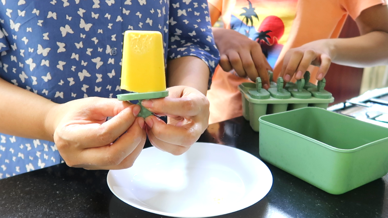No Cook Mango Ice Cream – Ready in 5 minutes
