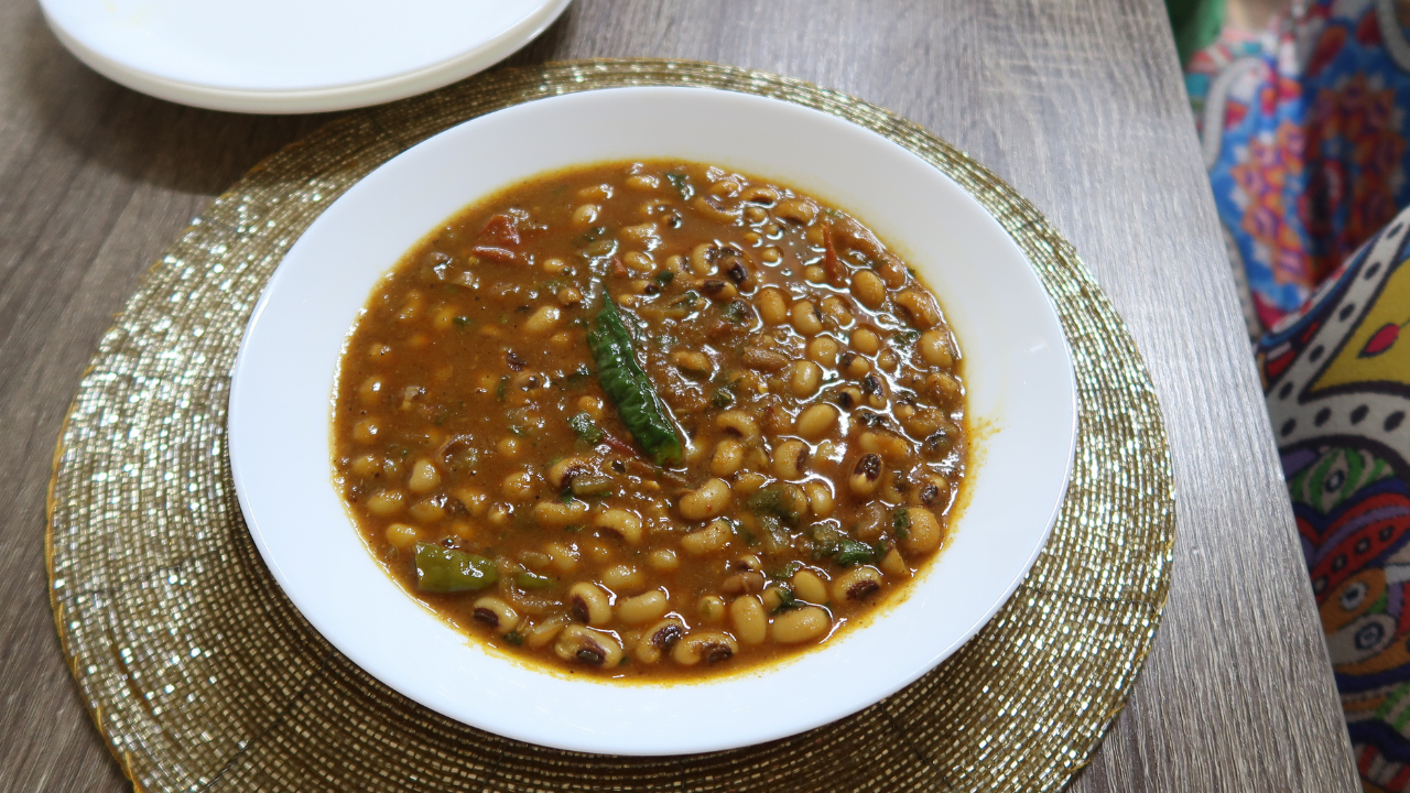 Instant Safed Lobia – in Pressure Cooker (Black eyed peas/ White Beans)