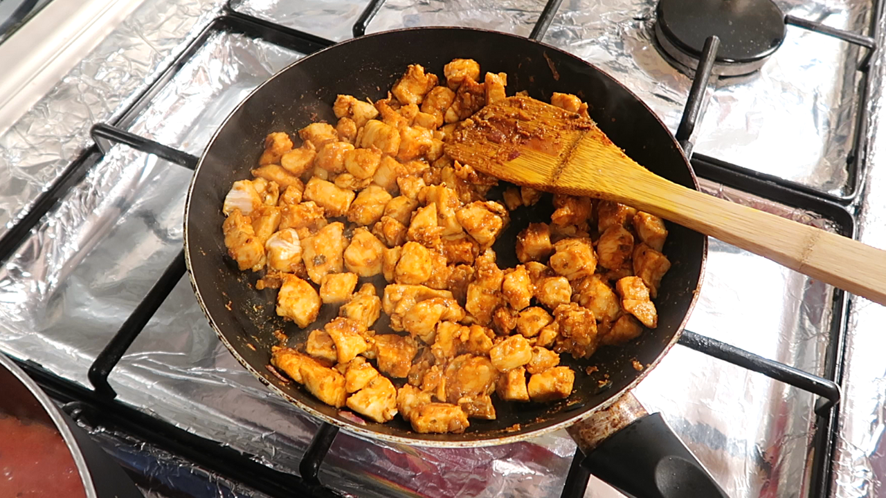 Chicken Topping Bites (Pizza, Sandwich, Noodles, Rice, Rolls, Patties)