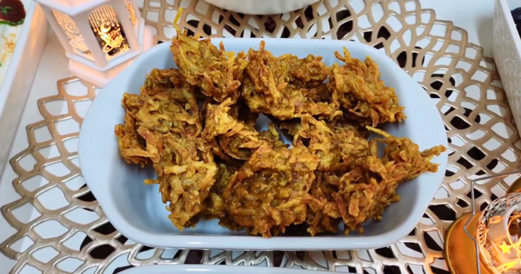 Lachaydar Aloo Pakoray