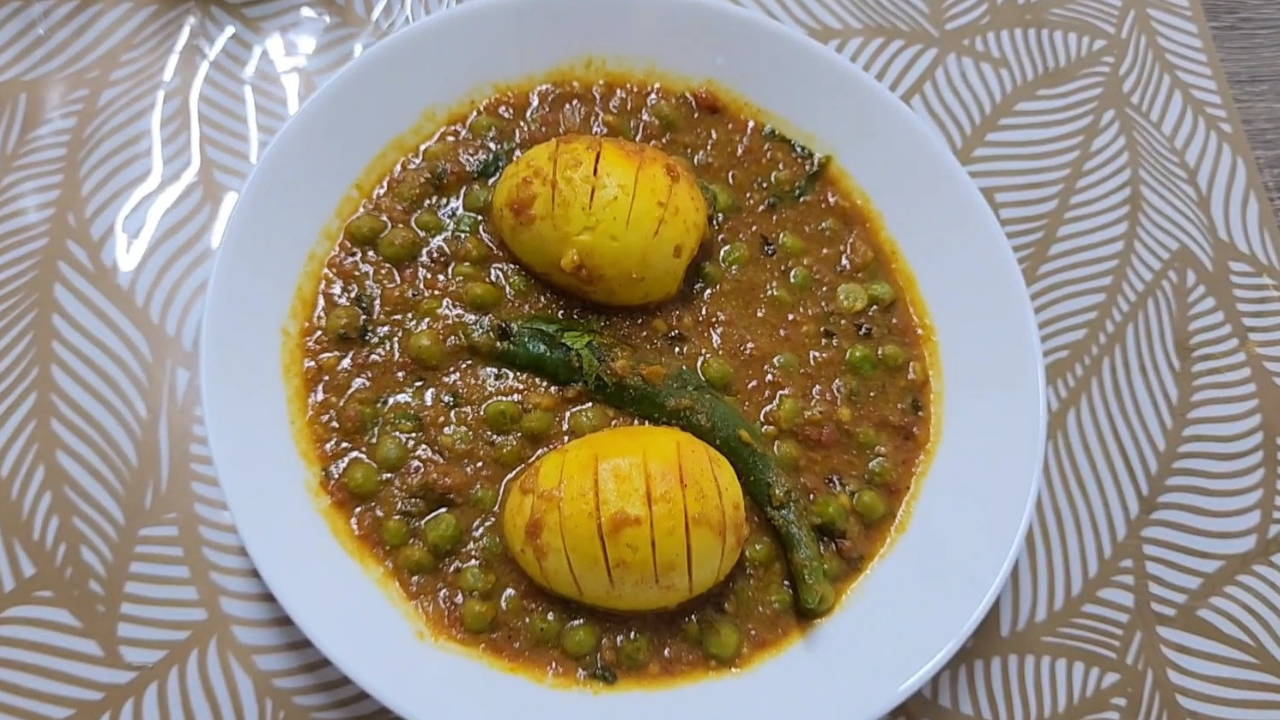 Eggs and Green Pea Curry – Anda Matar ka Salan