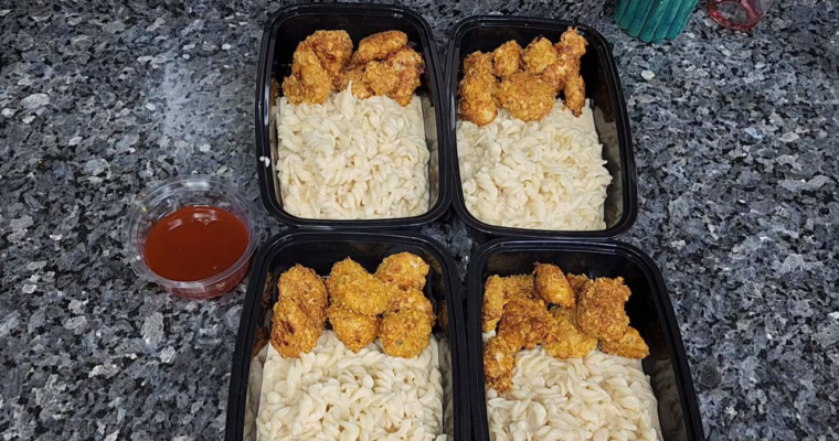 Picnic Box – Mac n Cheese with Spicy Honey Crispy Chicken – Picnic Box